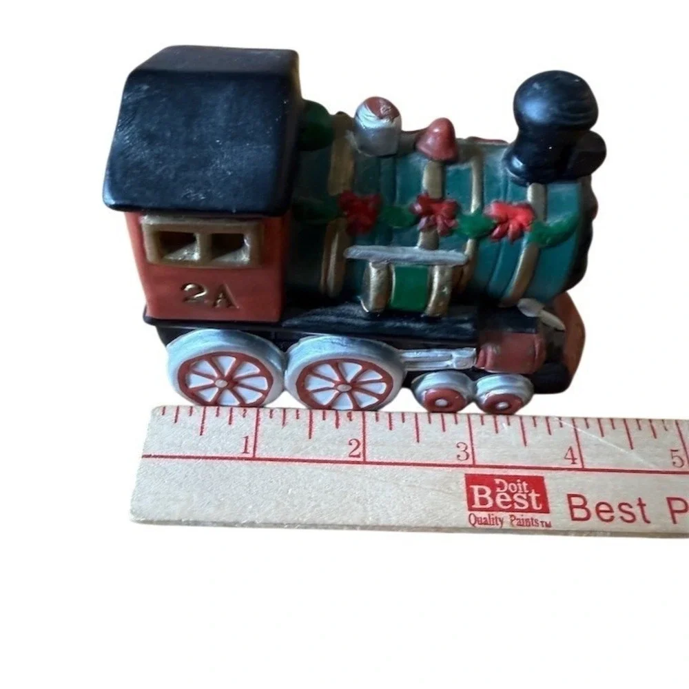Village Square Christmas‎ Train Locomotive Engine Figurine 1994 Green Red 2A